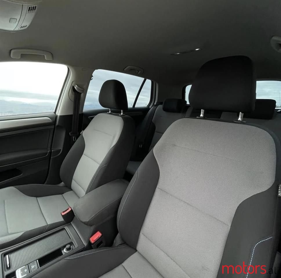 2016' Volkswagen e-Golf photo #5