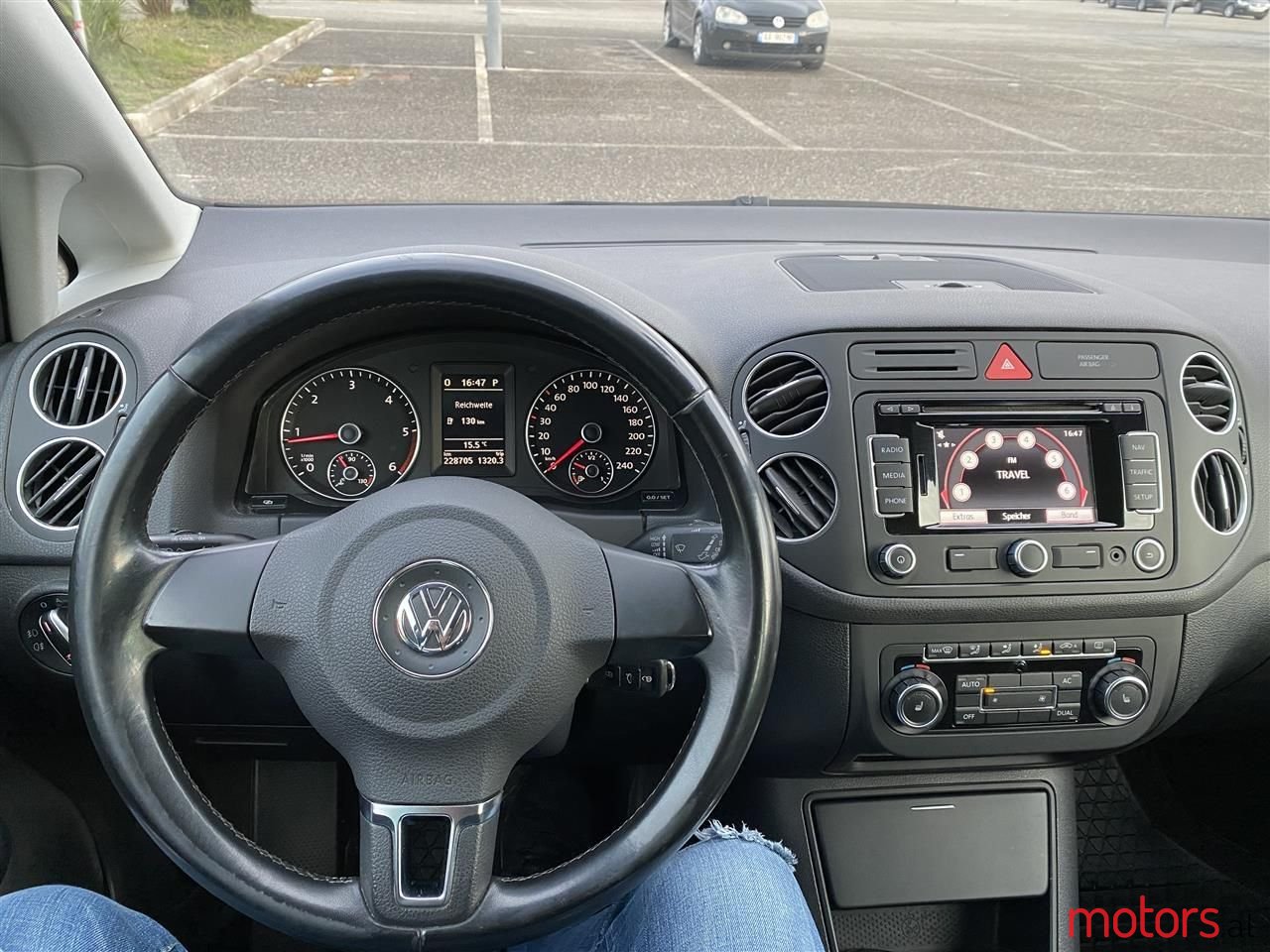 2011' Volkswagen Golf Plus photo #5