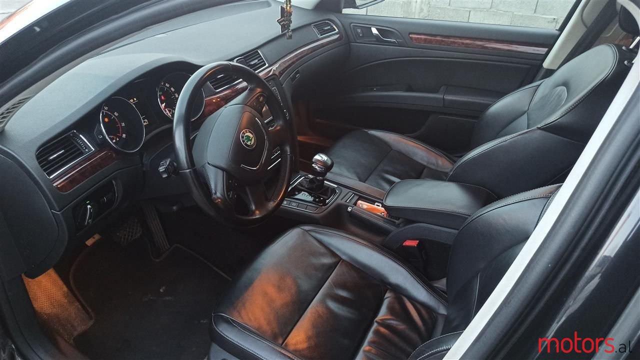 2009' Skoda Superb photo #3