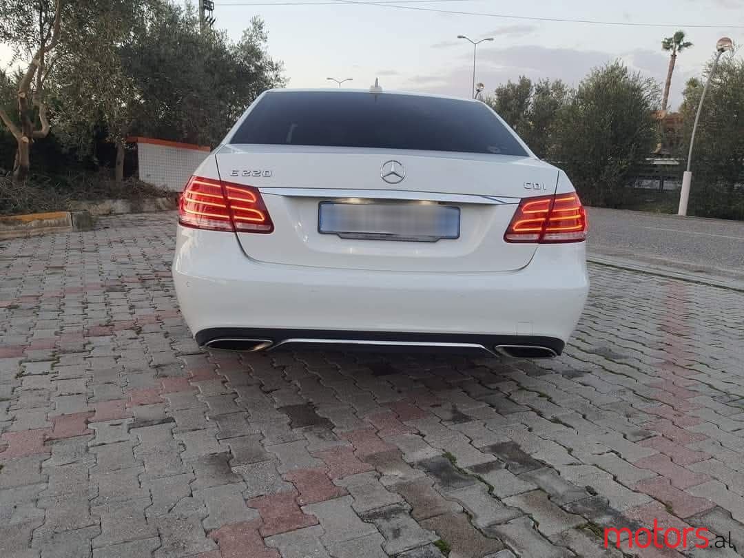 2014' Mercedes-Benz E 220 photo #2