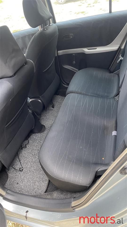 2006' Toyota Yaris photo #4
