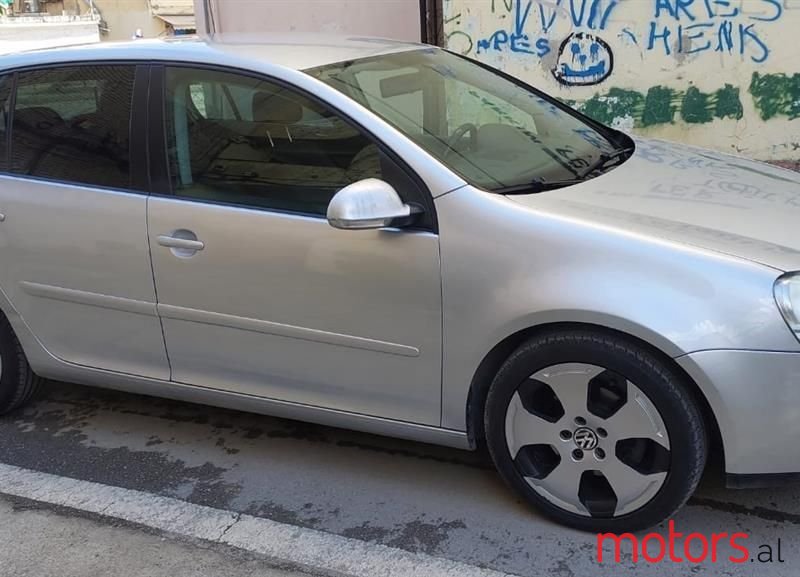 2005' Volkswagen Golf photo #1