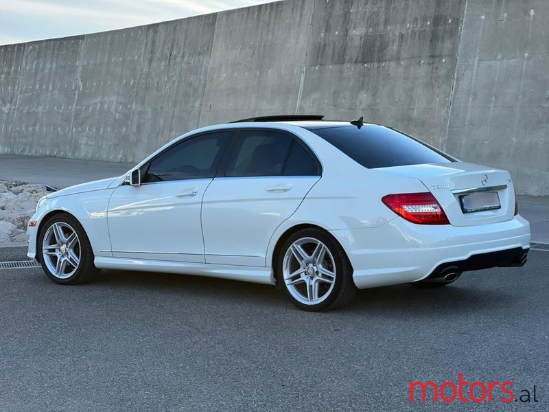 2012' Mercedes-Benz C 300 photo #6