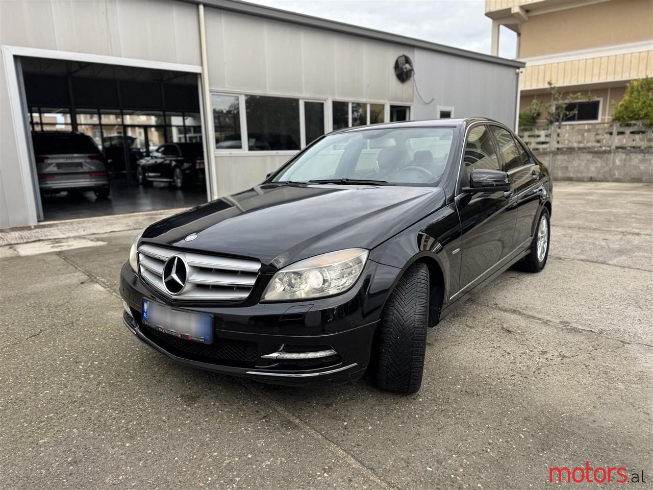 2011' Mercedes-Benz C 250 photo #2