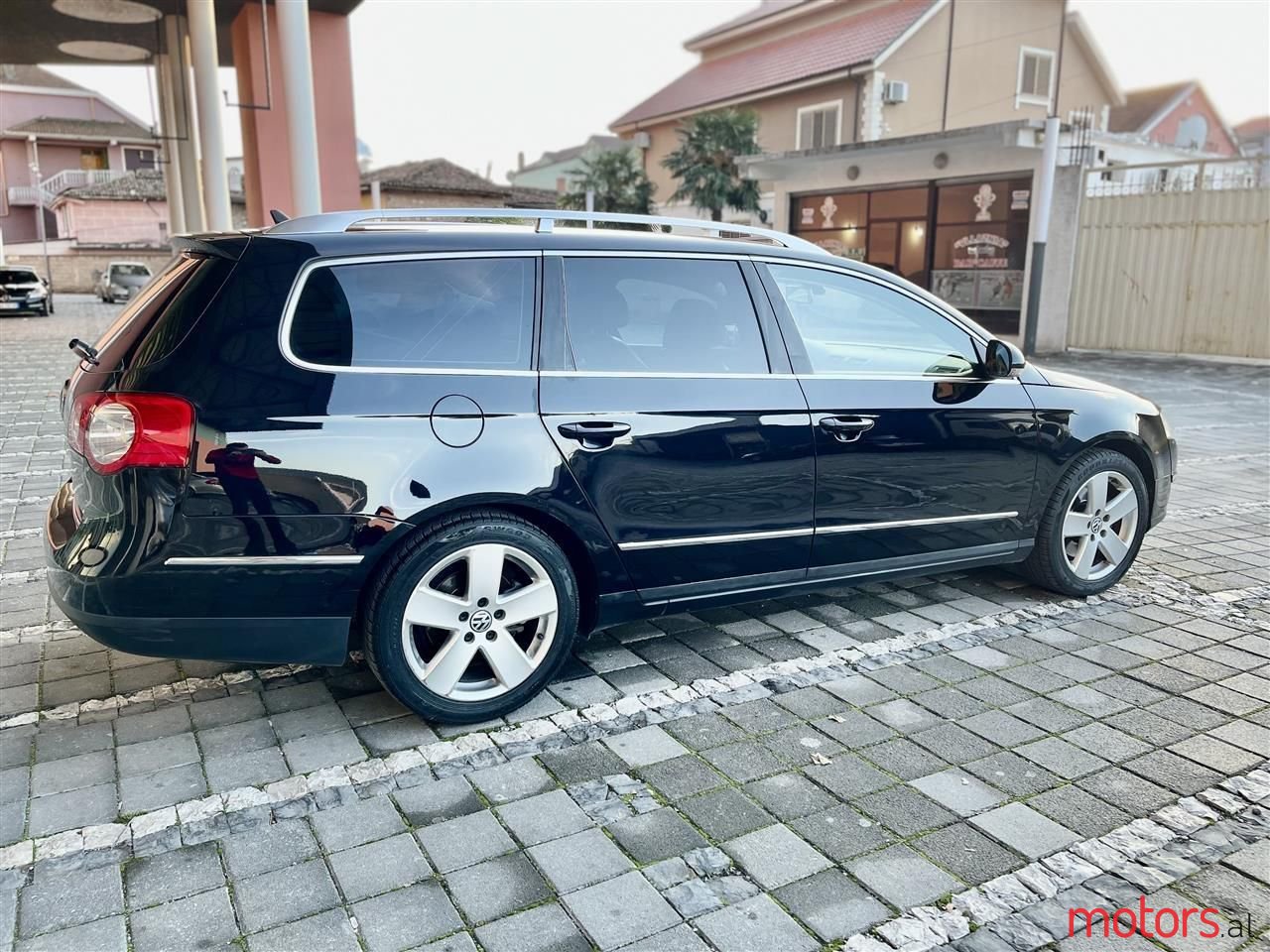 2007' Volkswagen Passat photo #3