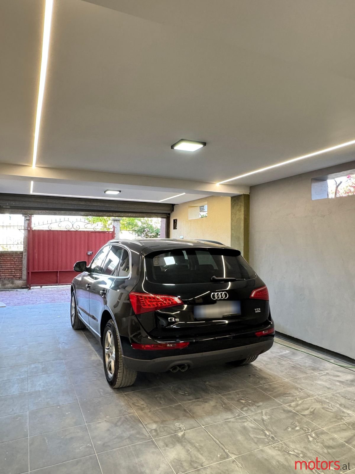 2011' Audi Q5 photo #5
