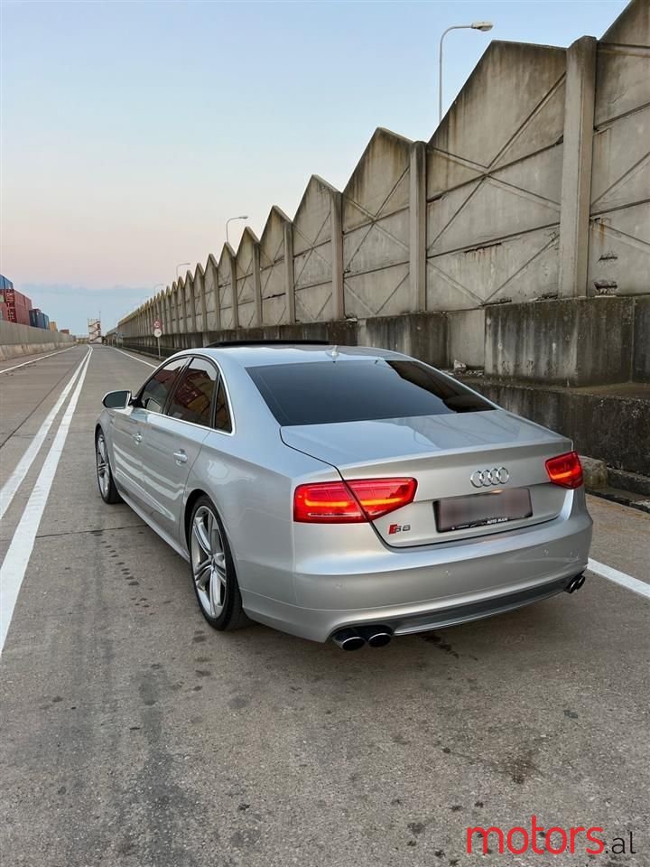 2013' Audi S8 photo #6