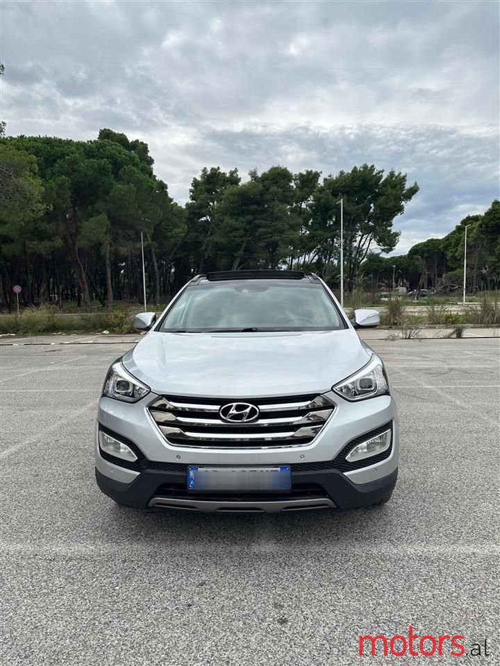 2013' Hyundai Santa Fe photo #2