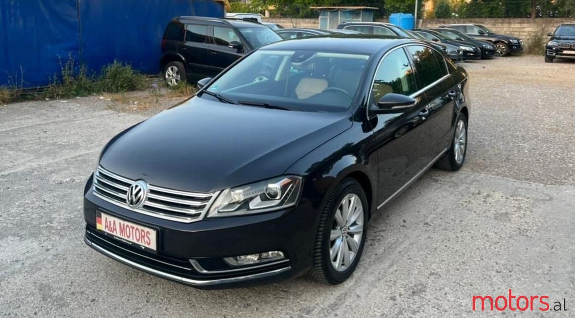 2012' Volkswagen Passat photo #1