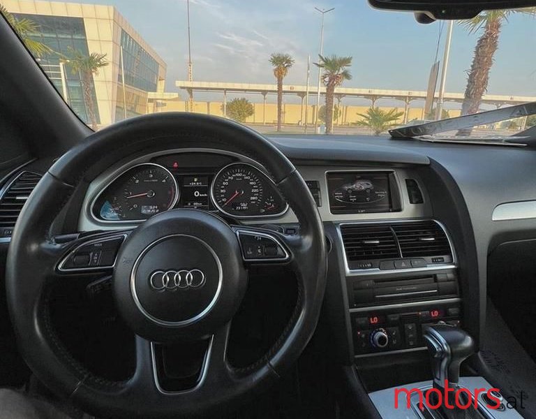 2014' Audi Q7 photo #6