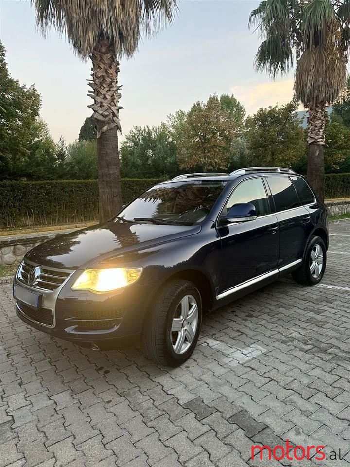 2007' Volkswagen Touareg photo #4