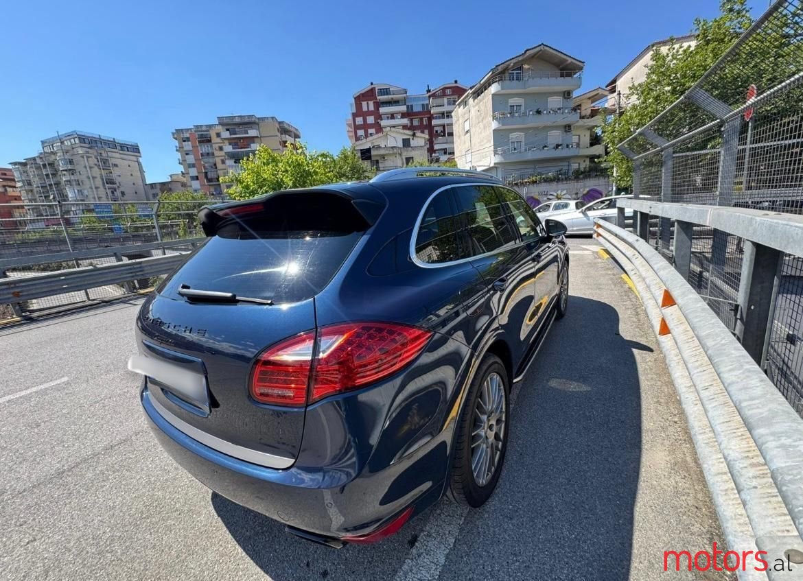 2011' Porsche Cayenne photo #4