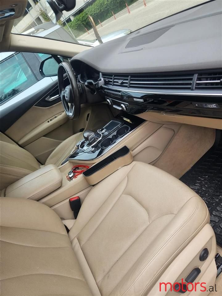 2016' Audi Q7 photo #5