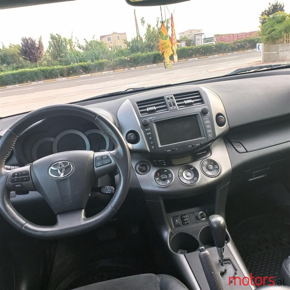 2011' Toyota RAV4 photo #5