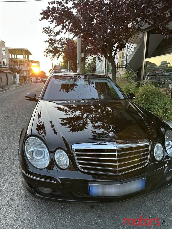 2008' Mercedes-Benz 220 photo #1