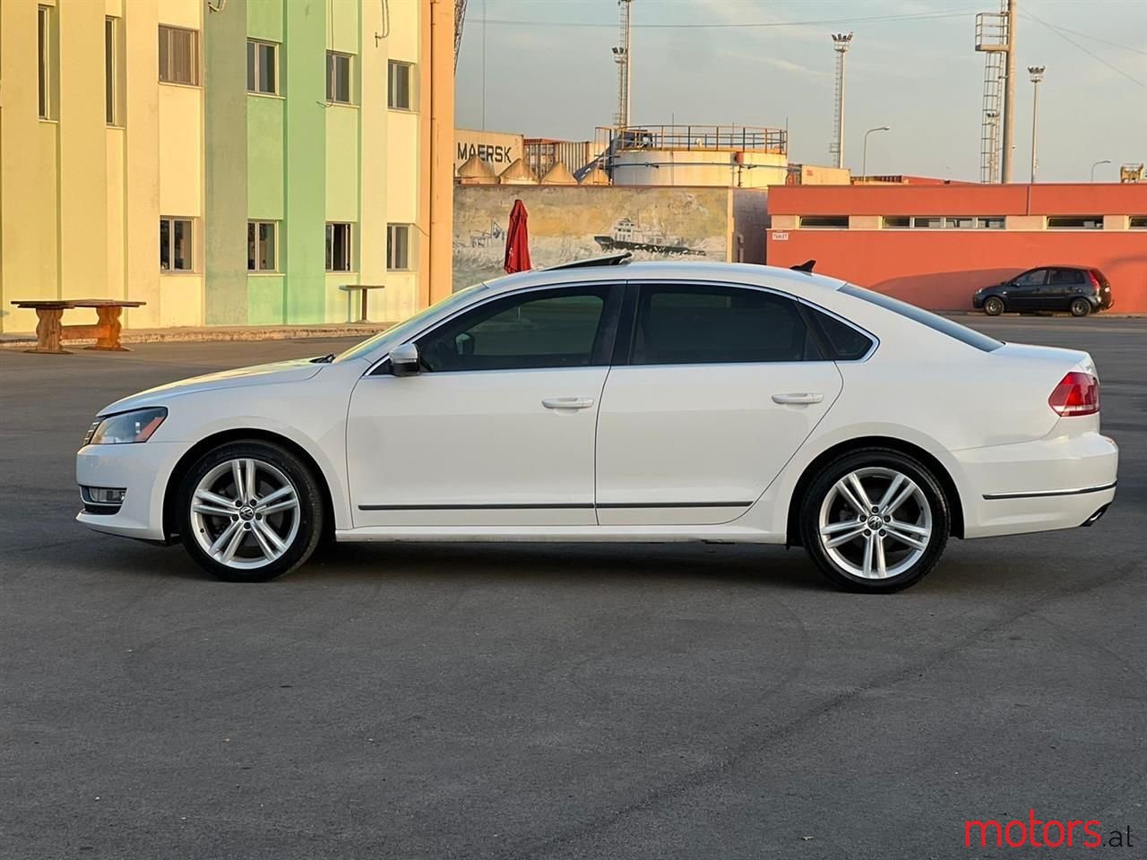2013' Volkswagen Passat photo #3