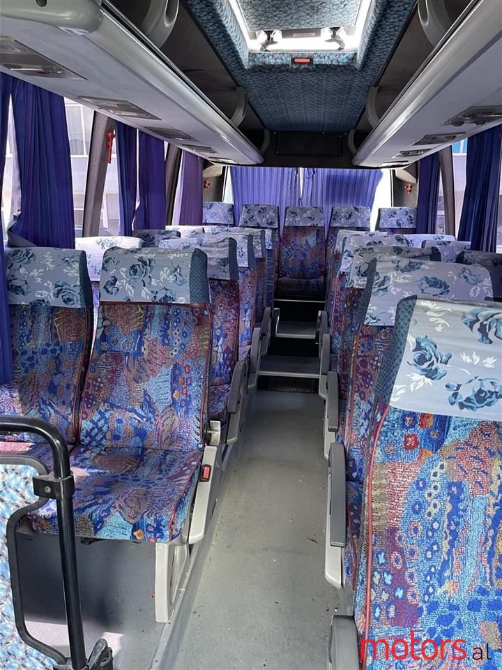 2000' Isuzu photo #3