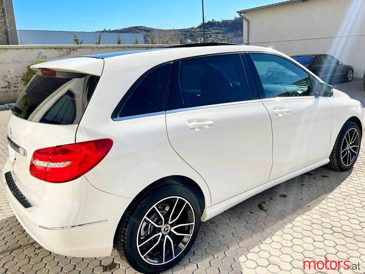 2015' Mercedes-Benz B 200 photo #4