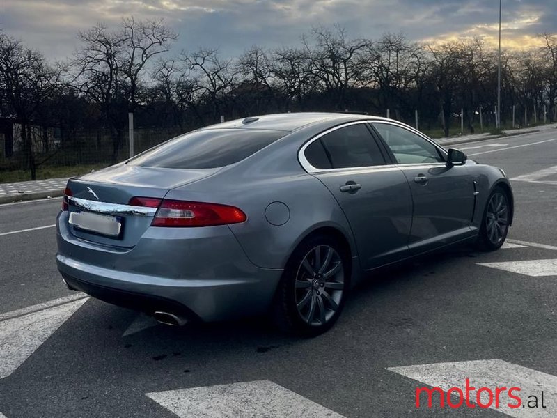 2011' Jaguar XF photo #5