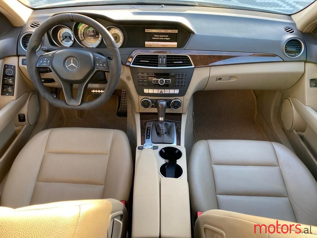 2012' Mercedes-Benz C 300 photo #5