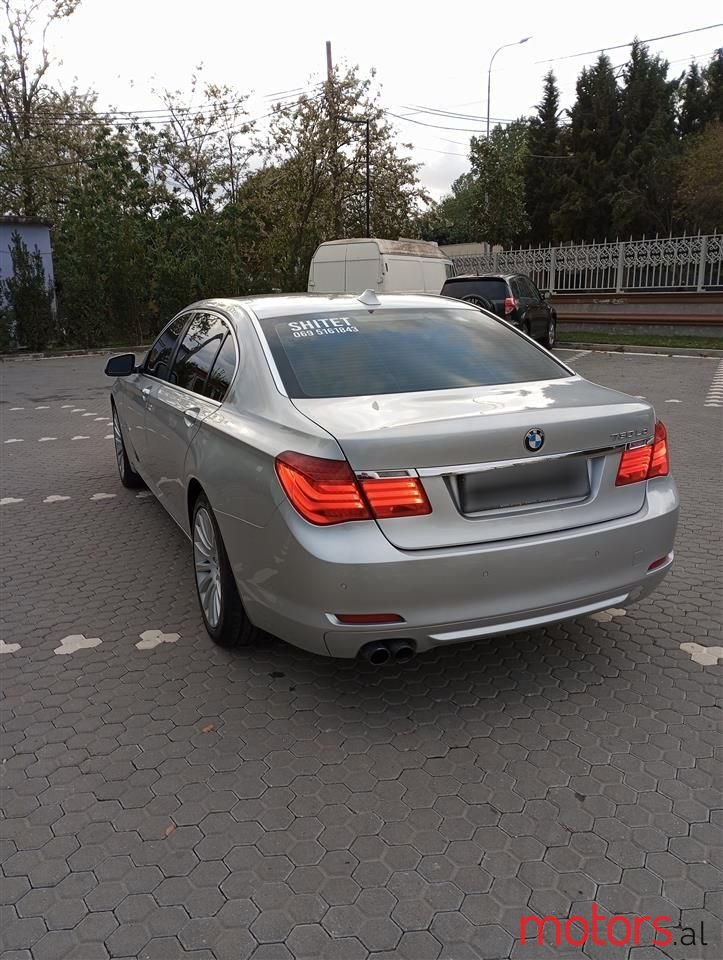 2011' BMW 730 photo #3