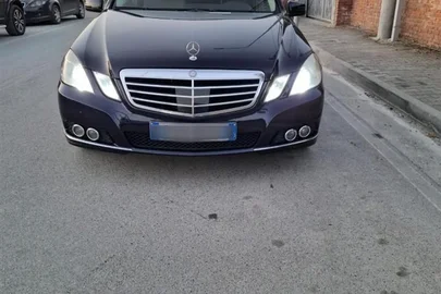 2010' Mercedes-Benz E 220