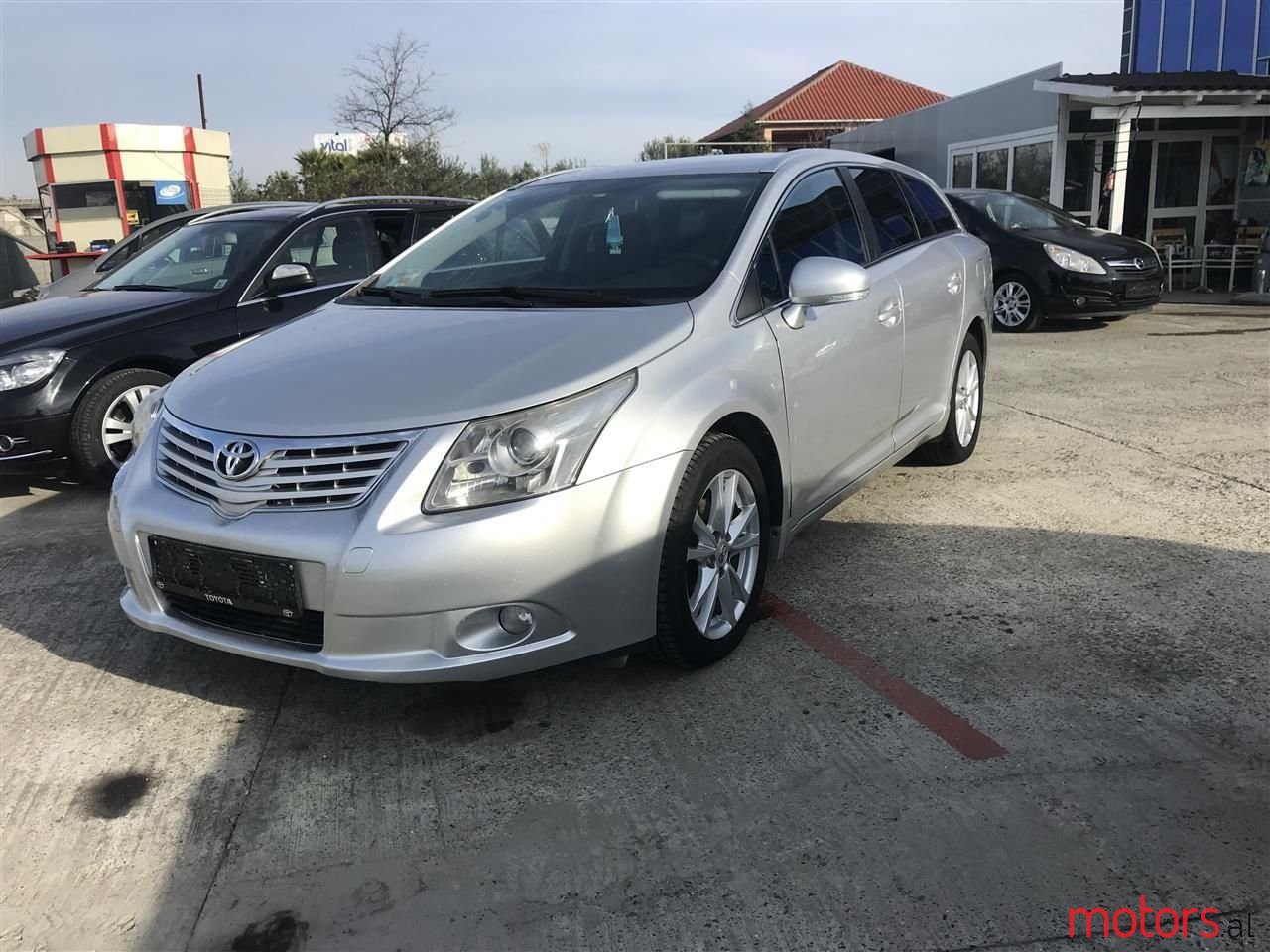 2010' Toyota Avensis photo #2