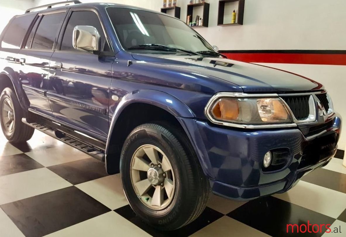 2008' Mitsubishi Pajero photo #1