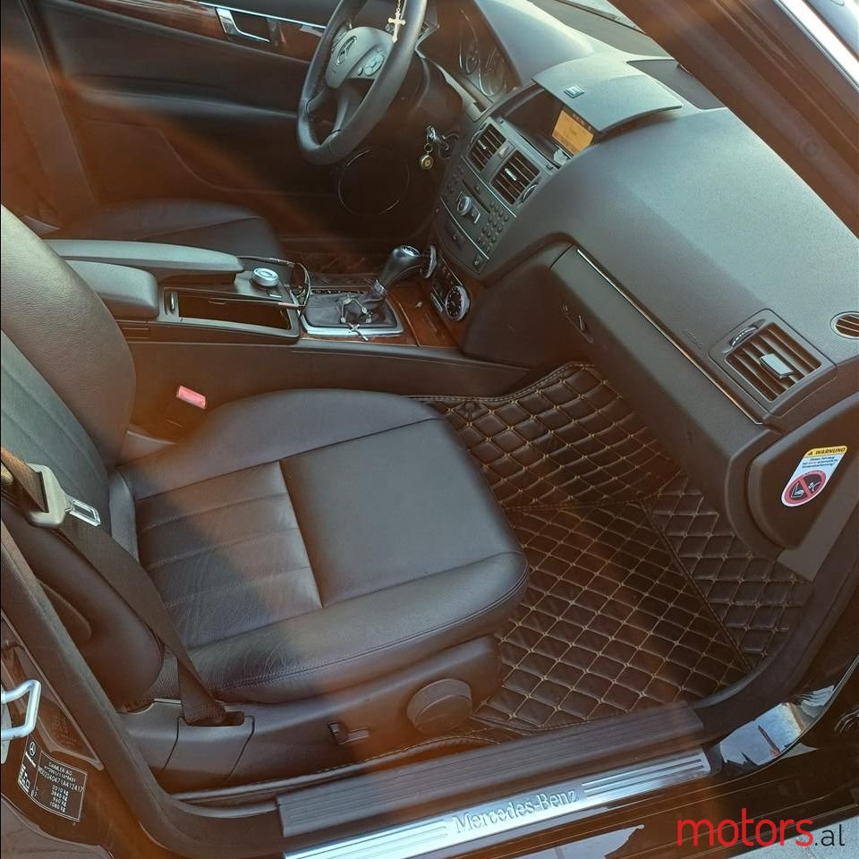 2011' Mercedes-Benz C 180 photo #5