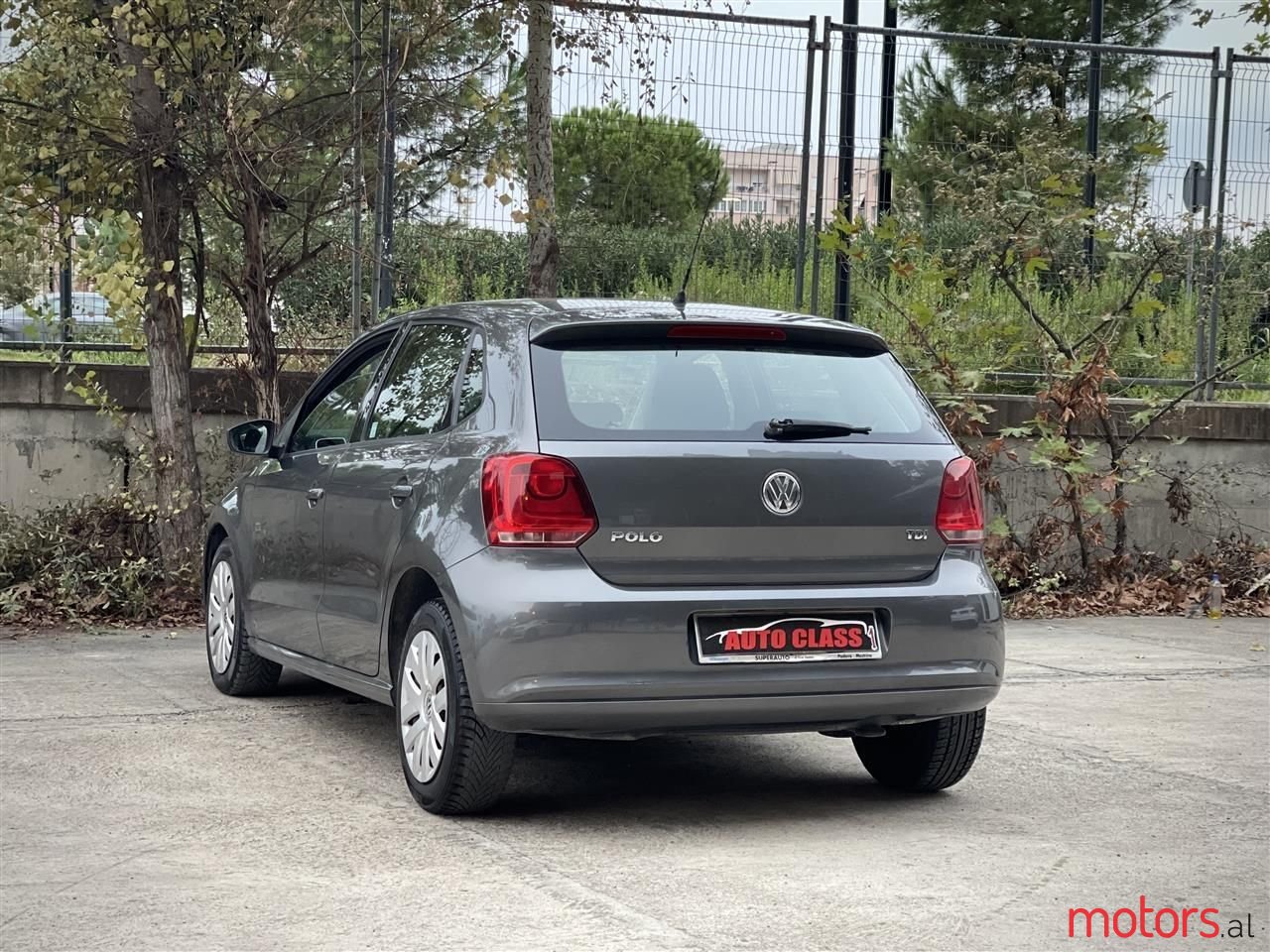 2013' Volkswagen Polo photo #5