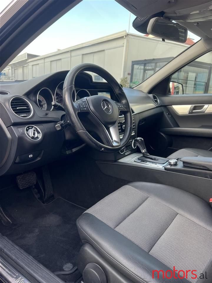 2012' Mercedes-Benz C 250 photo #6