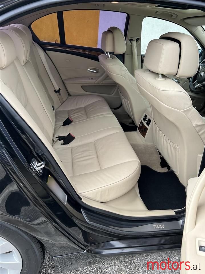 2008' BMW 523 photo #3