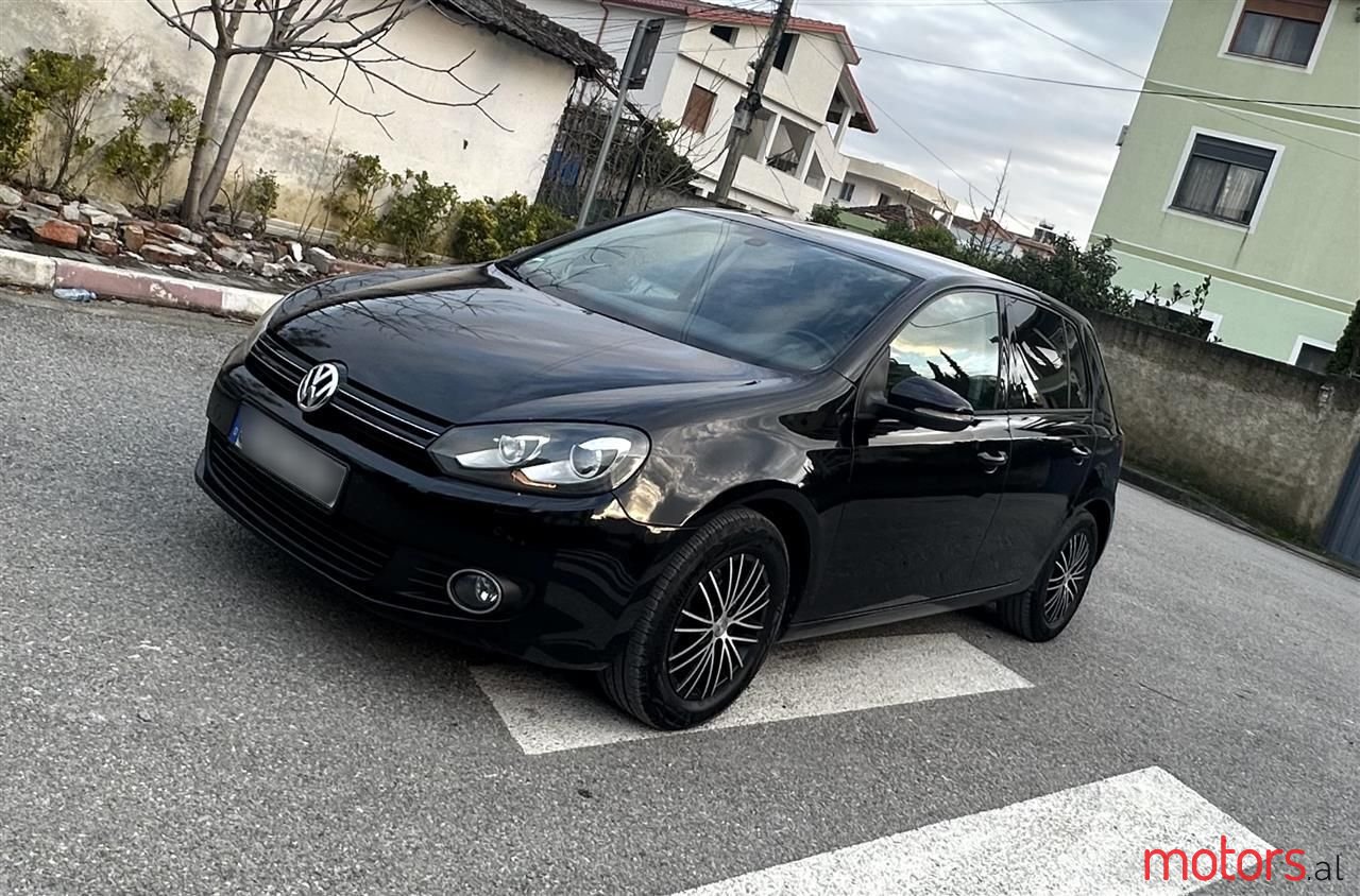 2009' Volkswagen Golf photo #1