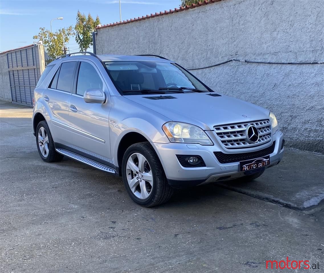 2010' Mercedes-Benz ML 350 photo #1