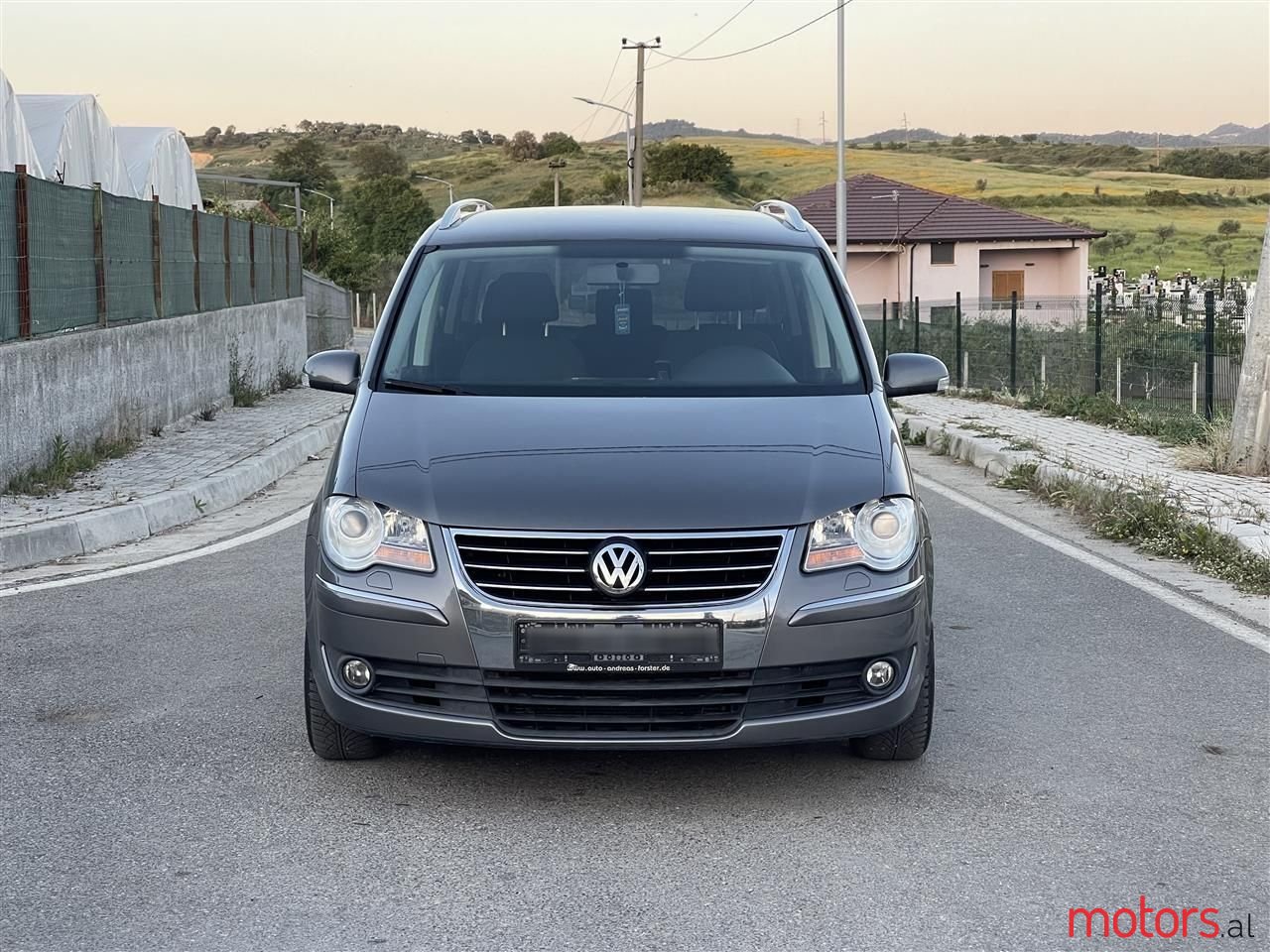 2007' Volkswagen Touran photo #3