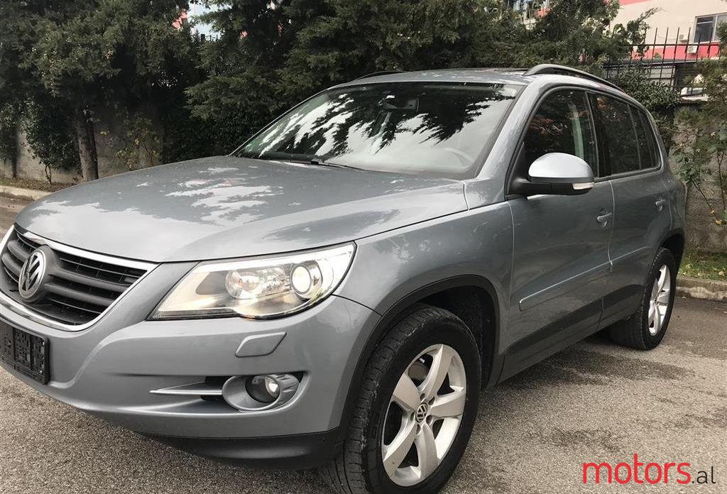 2008' Volkswagen Tiguan photo #2