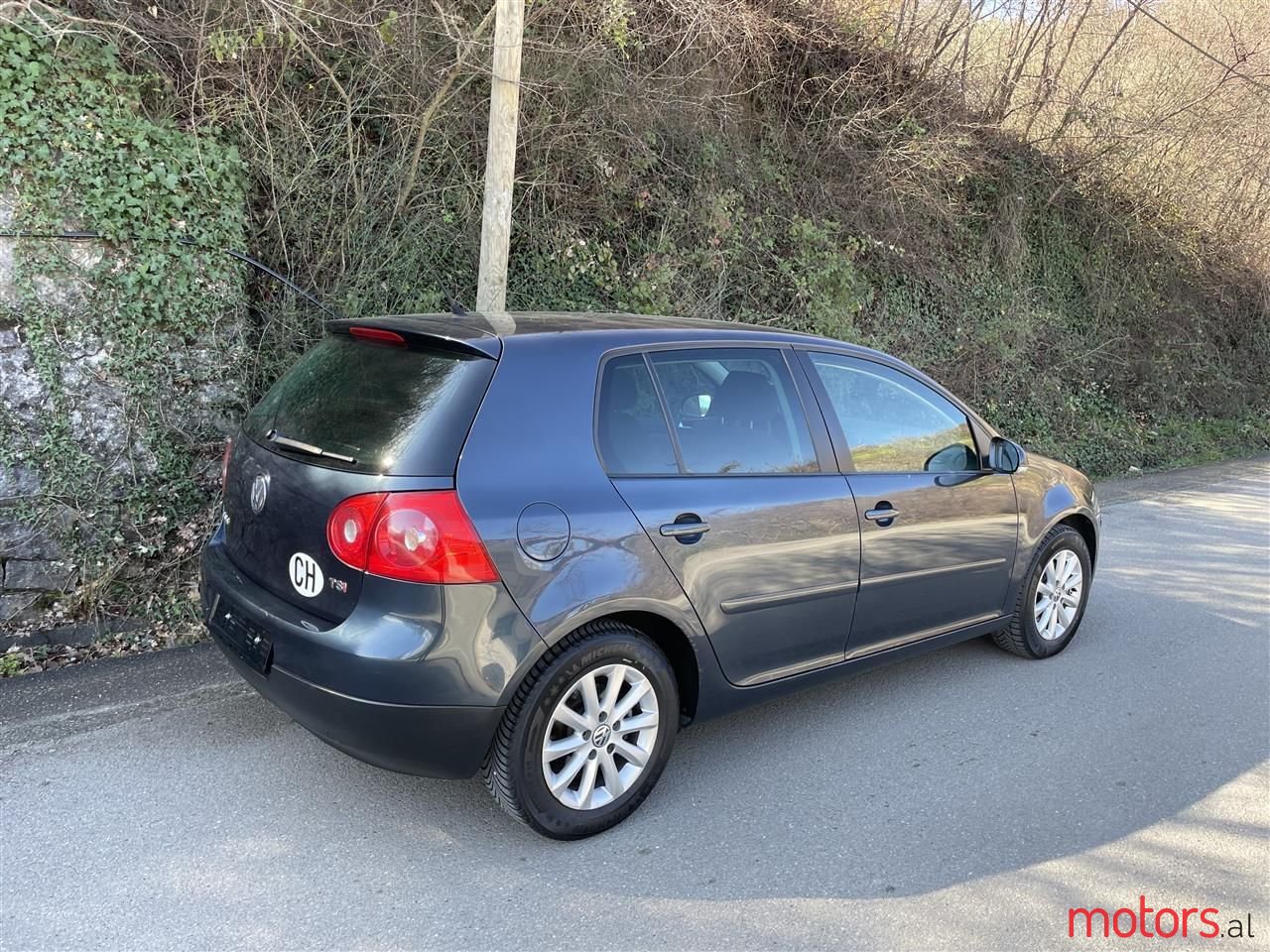 2008' Volkswagen Golf photo #2