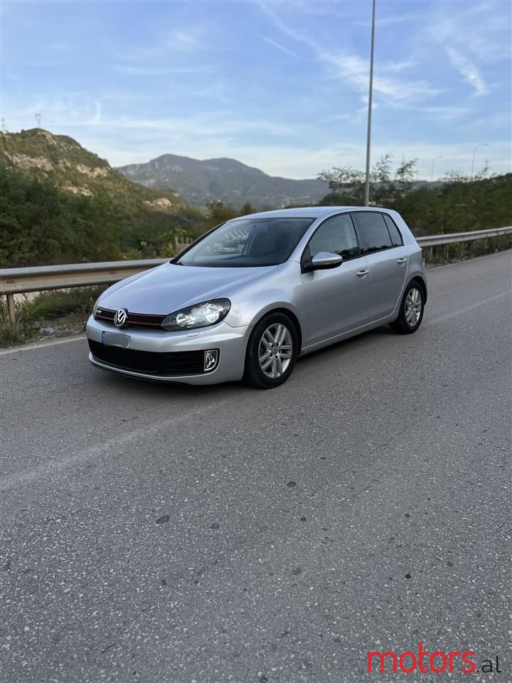 2010' Volkswagen Golf photo #1