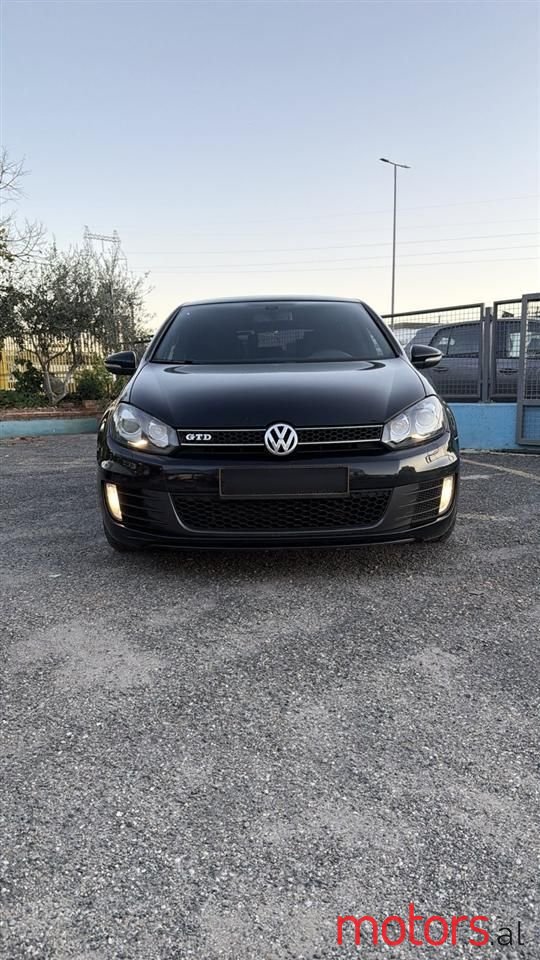 2010' Volkswagen Golf photo #1