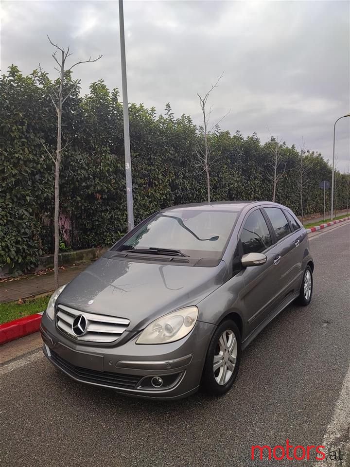 2010' Mercedes-Benz B 200 photo #5