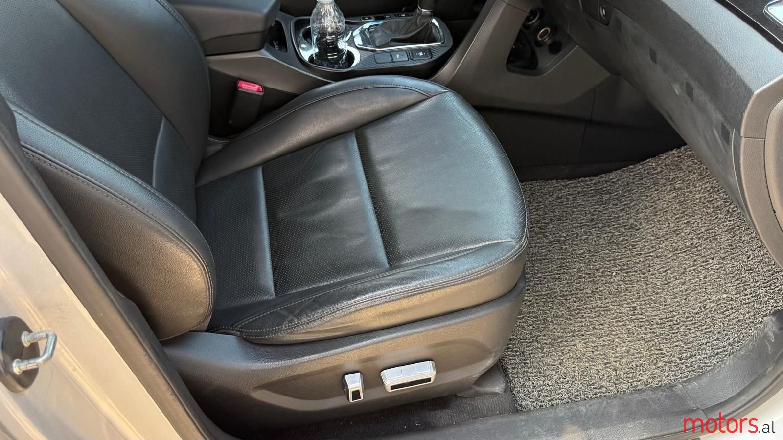 2013' Hyundai Santa Fe photo #2
