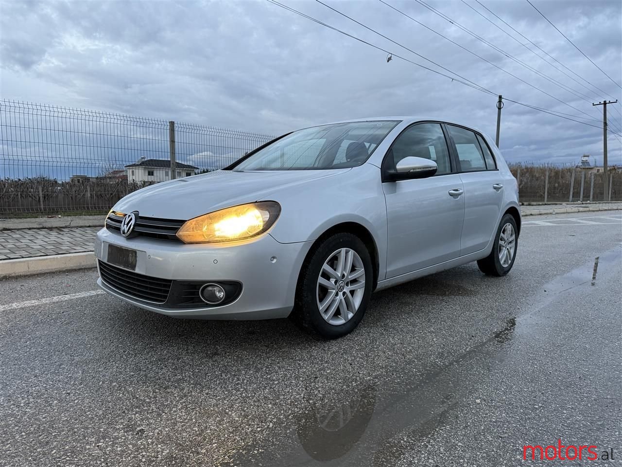 2010' Volkswagen Golf photo #1