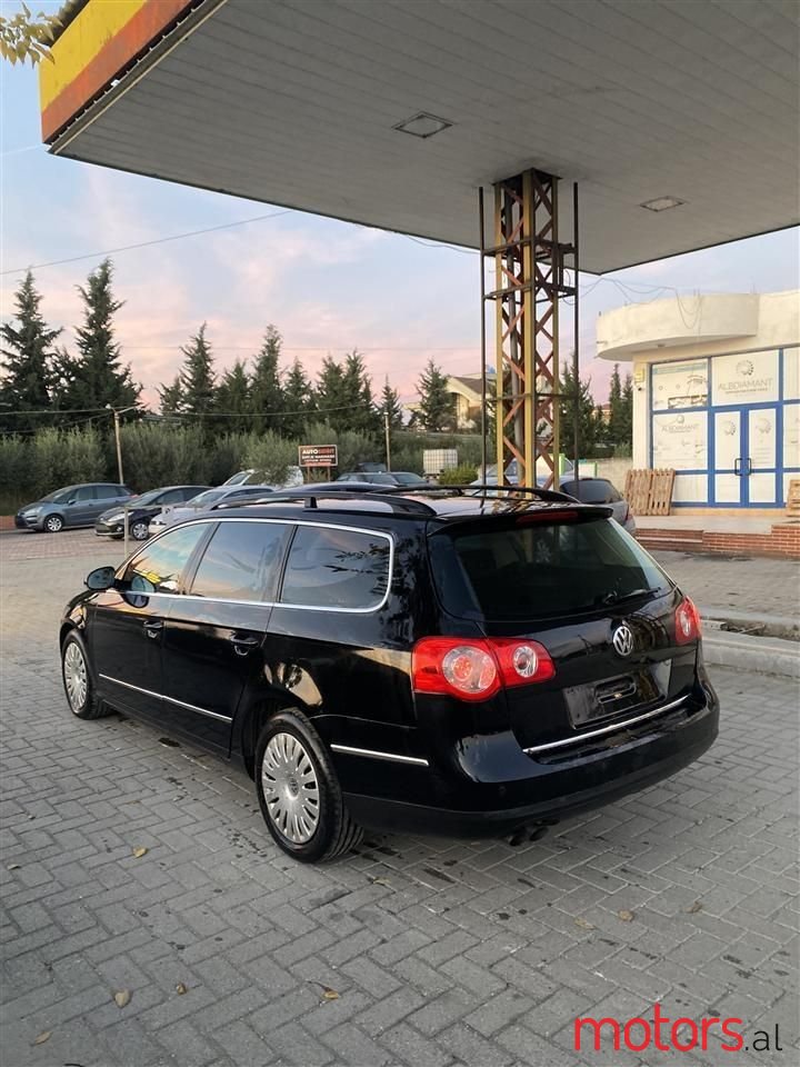 2010' Volkswagen Passat photo #4