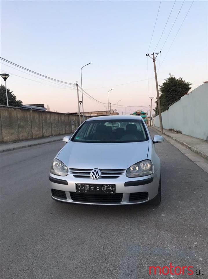 2004' Volkswagen Golf photo #4