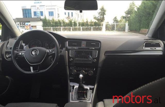 2013' Volkswagen Golf photo #2