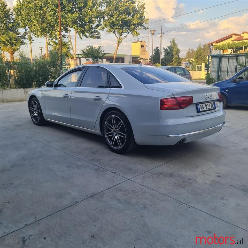 2012' Audi A8 photo #3