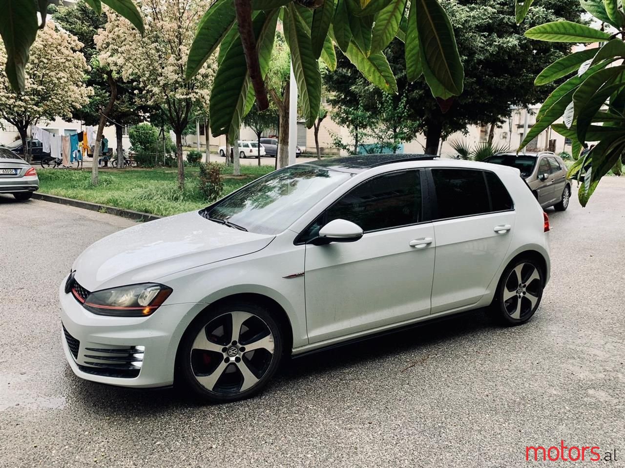 2016' Volkswagen Golf photo #5