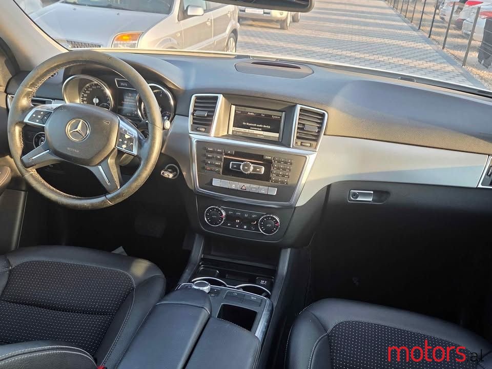 2013' Mercedes-Benz 350 photo #6