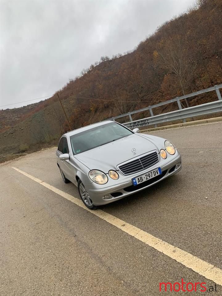 2005' Mercedes-Benz E 220 photo #5