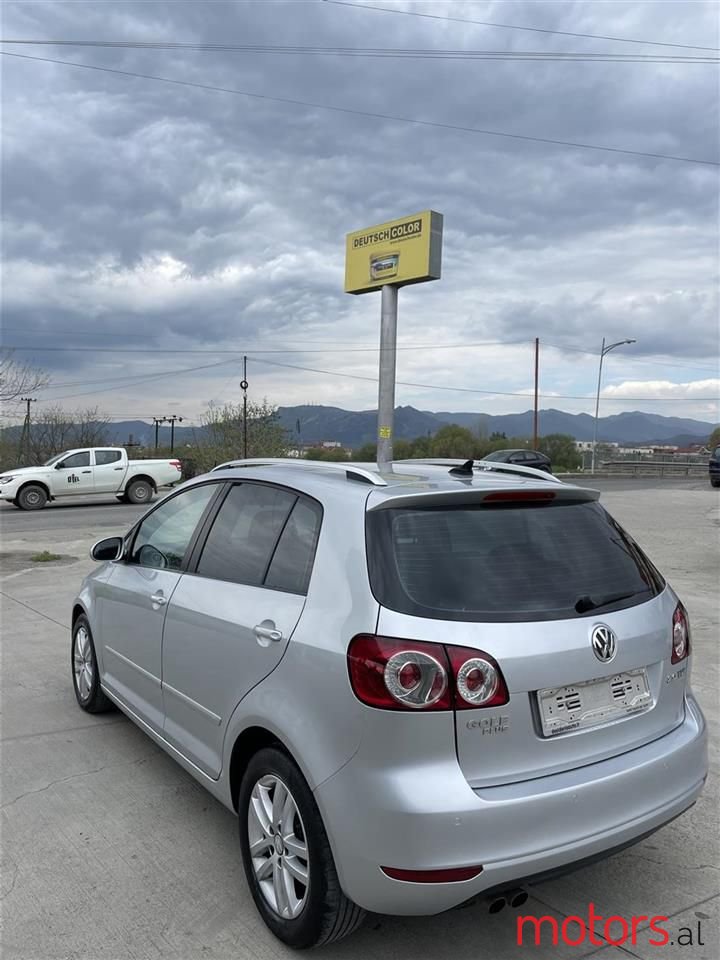 2009' Volkswagen Golf Plus photo #6